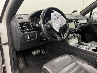 Volkswagen Touareg 3.0 TDI Autom. R-Line Panoramadak Navi Clima picture 8