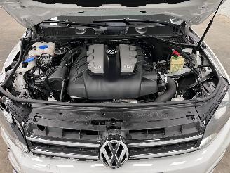 Volkswagen Touareg 3.0 TDI Autom. R-Line Panoramadak Navi Clima picture 14