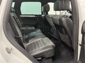 Volkswagen Touareg 3.0 TDI Autom. R-Line Panoramadak Navi Clima picture 10