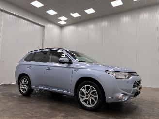 Schadeauto Mitsubishi Outlander 2.0 PHEV AWD Instyle+ Navi Clima 2014/11