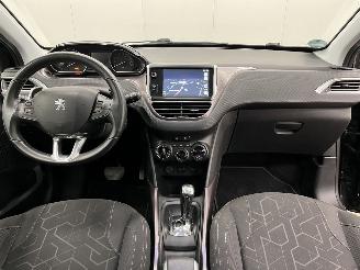 Peugeot 2008 1.2 VTi  Autom. Panoramadak Navi Airco picture 12