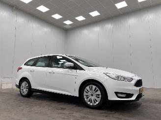 Schadeauto Ford Focus Wagon 1.5 TDCI Lease Edition Navi Airco 2017/11