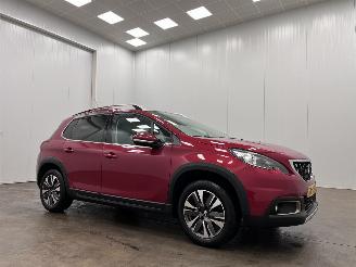 Damaged car Peugeot 2008 1.2 PureTech Allure Panoramadak Navi Clima 2017/8