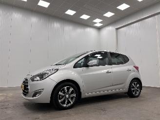 damaged passenger cars Hyundai Ix20 1.6i Autom. Panoramadak  Navi Clima 2017/11