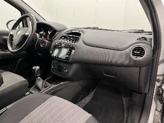 Fiat Punto Evo 0.9 TwinAir Sempre 5-drs Navi Clima picture 12