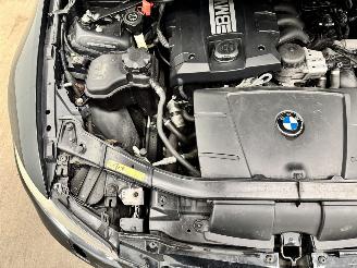 BMW 3-serie Cabrio 320i Exe Clima picture 13