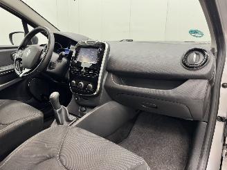 Renault Clio Estate 1.5 dCi Expression Navi Airco picture 12