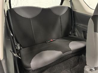 Peugeot 107 1.0 XR Airco picture 11