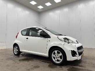 uszkodzony samochody osobowe Peugeot 107 1.0 XR Airco 2011/6