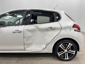 Peugeot 208 1.2 GT-line Panoramadak Navi Clima picture 17