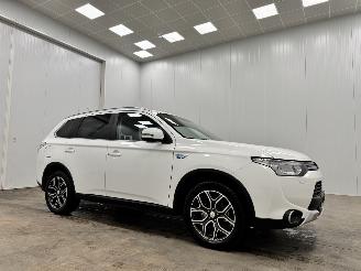 Unfallwagen Mitsubishi Outlander 2.0 PHEV 4WD Limited Edition X-Line Navi Clima 2015/5