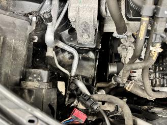 Audi Q3 1.4 TFSI S-Tronic S-Line Navi Clima picture 19