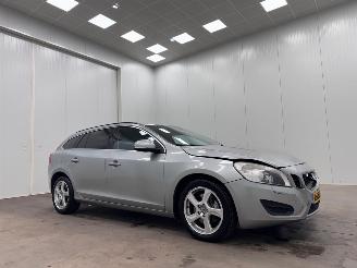 Avarii autoturisme Volvo V-60 2.0T 149kw Autom. Summum Navi Clima 2011/1