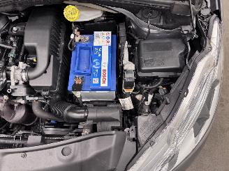 Peugeot 208 1.2 PureTech Signature 5-drs Navi Airco picture 17