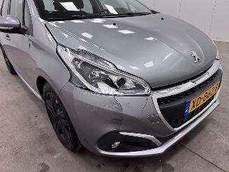 Peugeot 208 1.2 PureTech Signature 5-drs Navi Airco picture 18