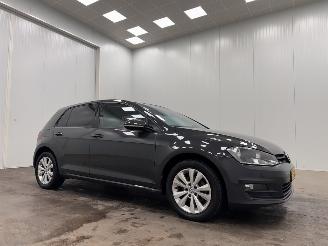 Damaged car Volkswagen Golf 1.2 TSI DSG Comfortline 5-drs Clima 2015/1