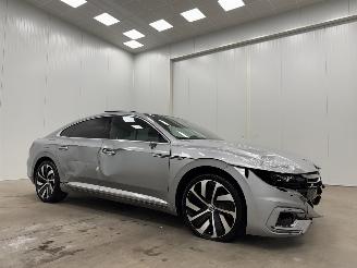Damaged car Volkswagen Arteon 2.0 TSI 4Motion Business R Panoramadak Navi Clima 2017/7