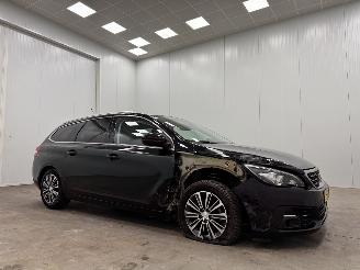 Voiture accidenté Peugeot 308 SW 1.2 PureTech Allure Navi Clima 2021/7