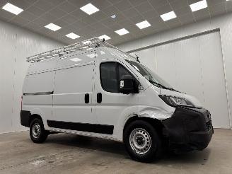 krockskadad bil bedrijf Peugeot Boxer 35 2.2 HDI Autom.L2H2 Navi Clima 2025/9