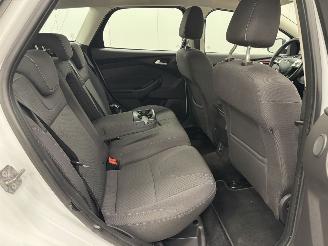 Ford Focus Wagon 1.0 EcoBoost Clima picture 10