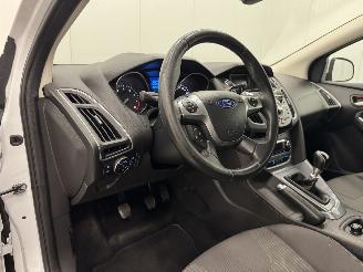 Ford Focus Wagon 1.0 EcoBoost Clima picture 7
