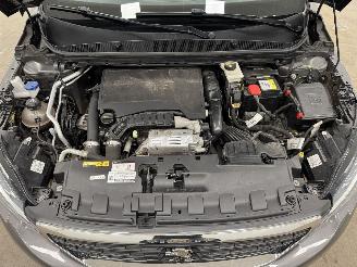 Peugeot 308 SW 1.2 PureTech Premium Panoramadak Navi Clima picture 17