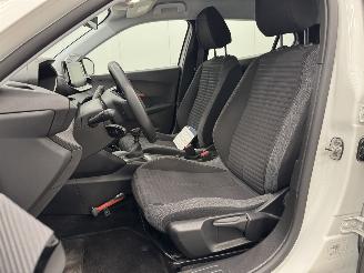 Peugeot 2008 1.2 PureTech Active Navi Clima picture 8