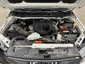 Isuzu D-Max 1.9 Autom. V-Cross DC 4wd Clima picture 17