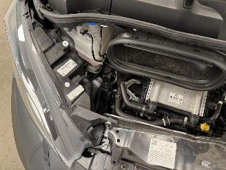 Peugeot Boxer 35 2.2 BlueHDI Autom. L3H3 Navi Clima picture 15