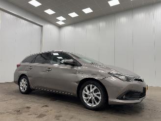 krockskadad bil auto Toyota Auris Touring Sports 1.8 Hybrid Panoramadak Navi Clima 2015/11
