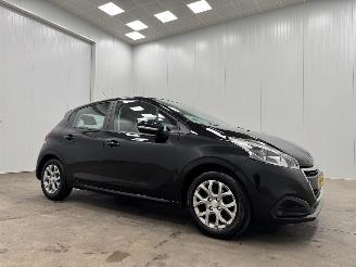 Schadeauto Peugeot 208 1.2 PureTech Active 5-drs Navi Clima 2016/10