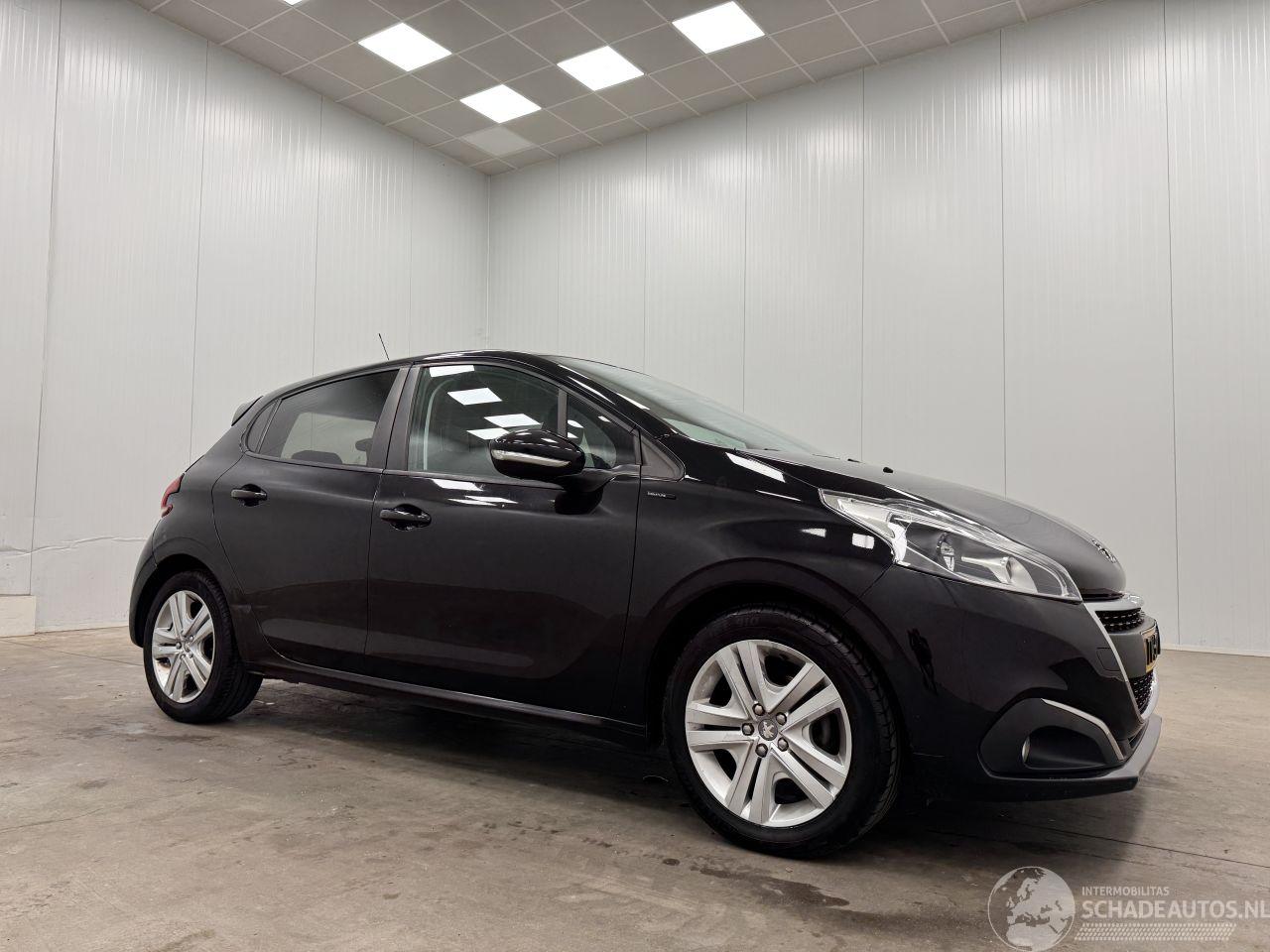 Peugeot 208 1.2 PureTech Signature 5-drs Navi Airco
