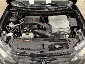 Mitsubishi Outlander 2.0 PHEV Instyle 4WD Navi Clima picture 16