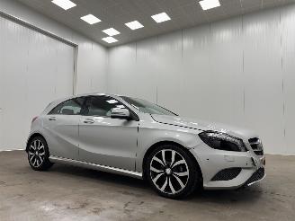 Vaurioauto  passenger cars Mercedes A-klasse 180 Edition 5-drs Navi Clima 2013/9