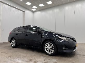 Vaurioauto  passenger cars Toyota Auris Touring Sports 1.8 Hybrid Panoramadak Clima 2014/6