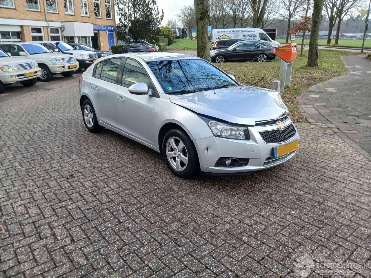 Chevrolet Cruze Cruze (305) Hatchback 1.6 16V VVT (LDE) [91kW]