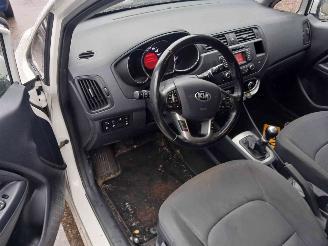 Kia Rio Rio III (UB) Hatchback 1.2 CVVT 16V (G4LA5) [63kW] picture 7