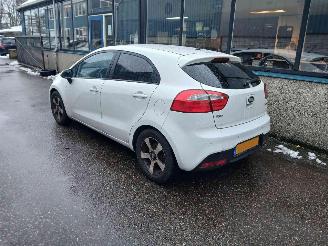 Kia Rio Rio III (UB) Hatchback 1.2 CVVT 16V (G4LA5) [63kW] picture 2