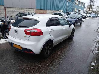 Kia Rio Rio III (UB) Hatchback 1.2 CVVT 16V (G4LA5) [63kW] picture 3