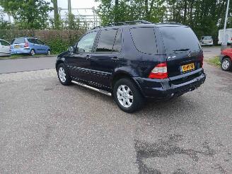 Mercedes ML ML I (163) SUV 320 3.2 V6 18V (M112.942) [160kW] picture 4