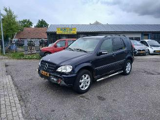 Mercedes ML ML I (163) SUV 320 3.2 V6 18V (M112.942) [160kW] picture 2