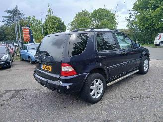 Mercedes ML ML I (163) SUV 320 3.2 V6 18V (M112.942) [160kW] picture 3
