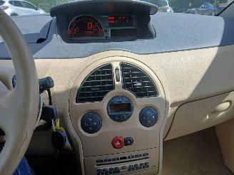 Renault Modus Modus/Grand Modus (JP) MPV 1.6 16V (K4M-791) [82kW] picture 7