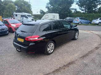 Peugeot 308 308 SW (L4/L9/LC/LJ/LR) Combi 5-drs 1.2 12V e-THP PureTech 110 (EB2ADT(H picture 3
