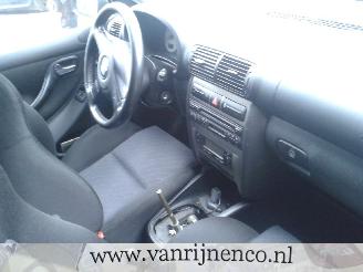 Seat Leon (1m1) hatchback 1.9 tdi 150 cupra (arl)  (02-2001/09-2005) picture 5