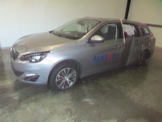 Peugeot 308 SW 1.6 BLUE HDI picture 2