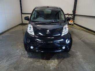 Coche siniestrado Peugeot iOn  2012/4