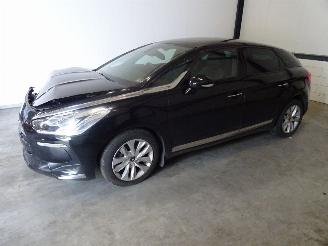 Salvage car Citroën DS5 1.6 HDI 2014/9