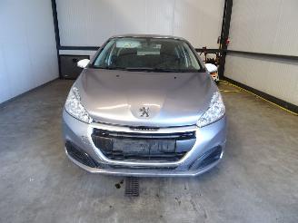 Voiture accidenté Peugeot 208 1.2 VTI 2019/5