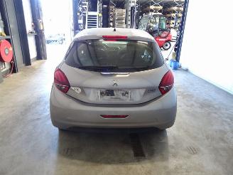 Peugeot 208 1.2 VTI picture 4